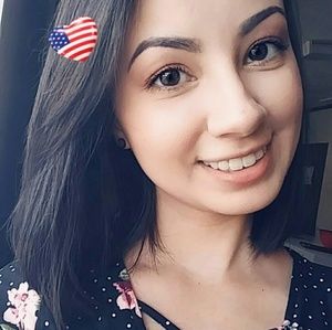 Meet your Posher, Suzanne